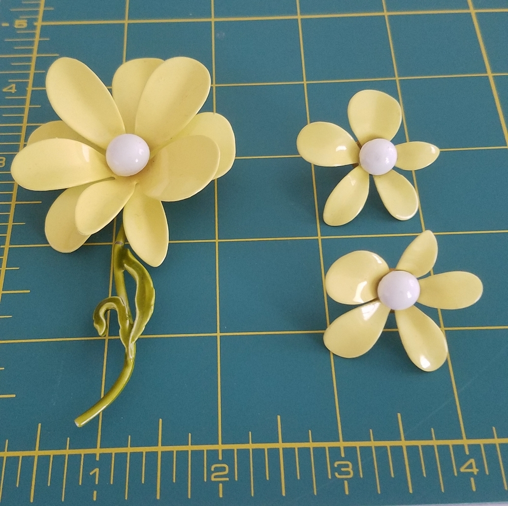 Art deco enamel flower brooches and daisy earrings